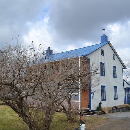 Gite Au Toit Bleu Sainte-Famille Exterior foto